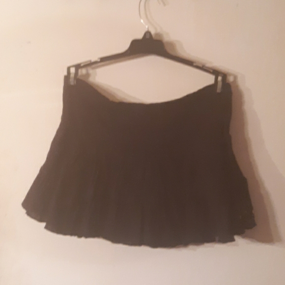 NEELAM SEQUINED MINI SKIRT - Picture 2 of 4